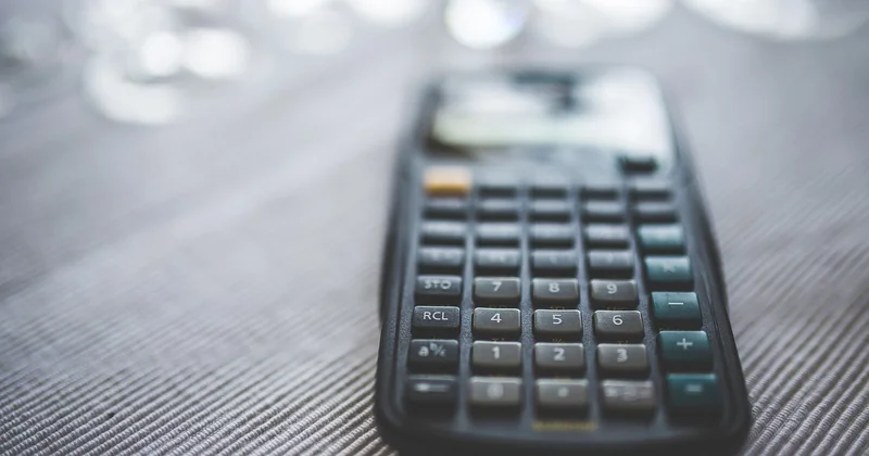 Choisir entre ARE maintenue et ARCE : le vrai calcul